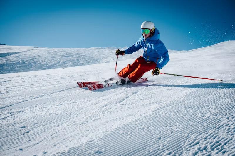 Sports & Alpine Apparel